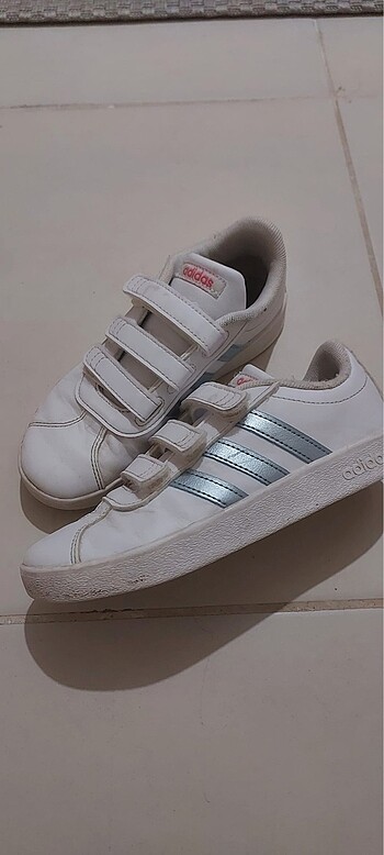 Adidas 33.5 numara