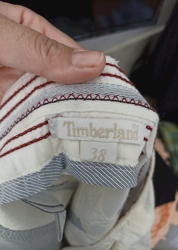m Beden beyaz Renk orjinal Timberland. Beyaz Kemerli Pamuklu Rahat Kesim Pantolon