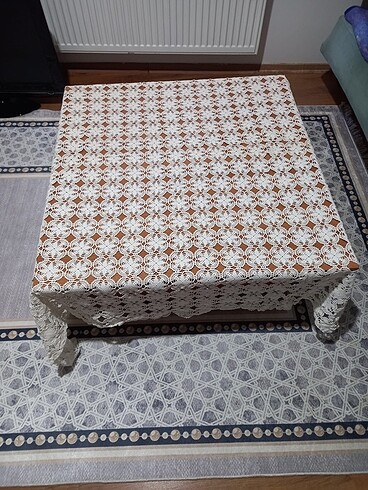 Dantel masa örtüsü