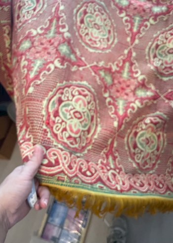 Bordo Desenli Parlak Battaniye - Görsel 2