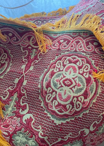 Bordo Desenli Parlak Battaniye - Görsel 4