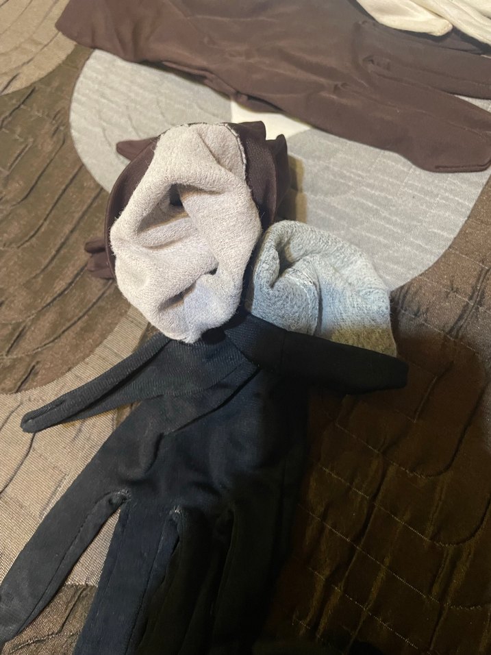 Vintage tarzda bej ve koyu renkli kadın eldivenleri - Görsel 4