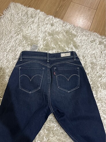 26 Beden mavi Renk Levis kot denim