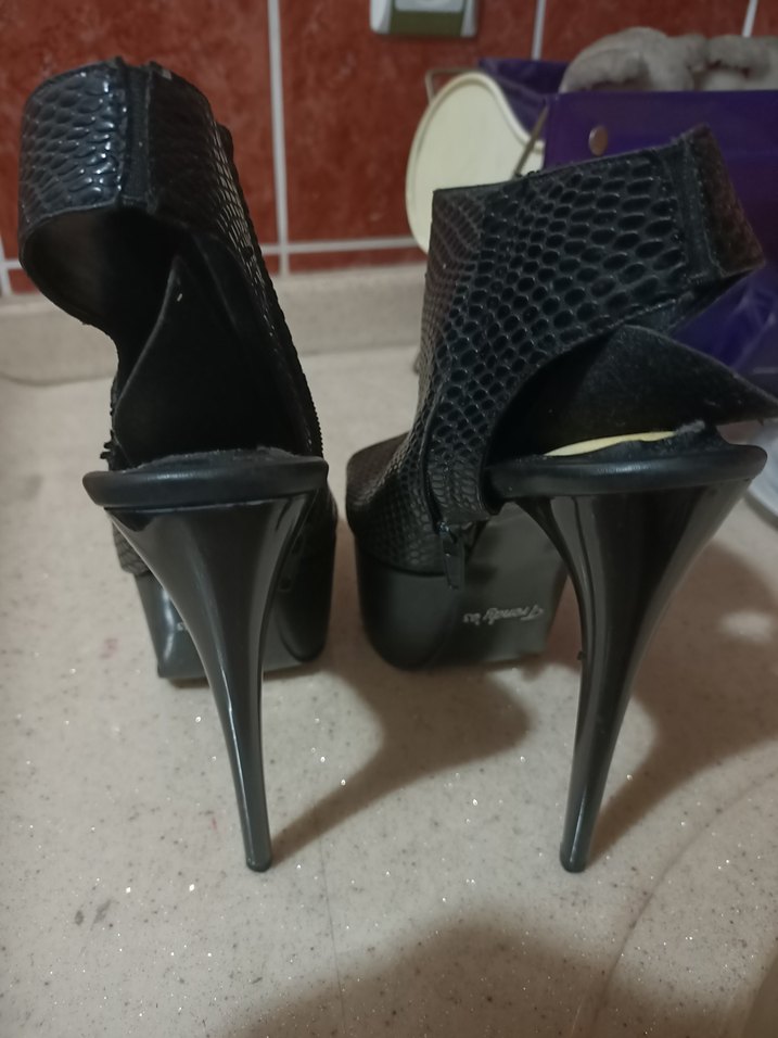 Kadın Siyah Yılan Desenli Tokalı platform Topuklu Ayakkabı - Görsel 4