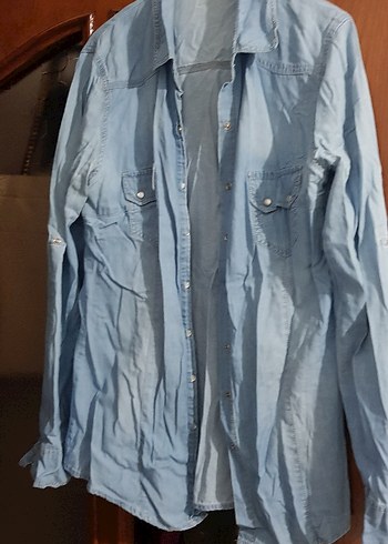 Düğmeli Uzun Kollu Kot Gömlek - Görsel 2