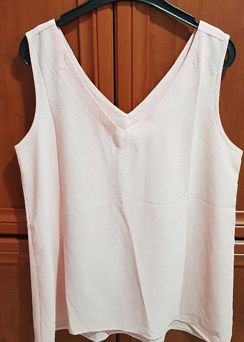 Pudra V Yakalı Kolsuz Kadın Bluz - Görsel 2