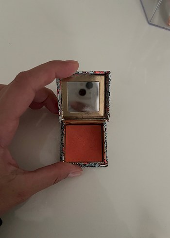 Benefit Benefit California Allık