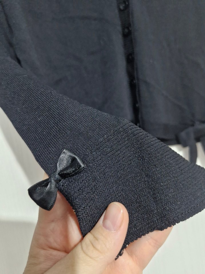 Kadın Siyah V Yaka Düğmeli İnce Hırka - Görsel 2