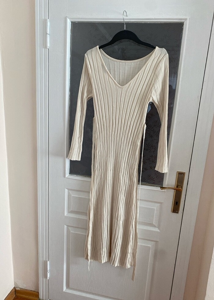 Sırtı v triko elbise - Görsel 3