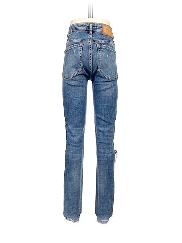 32 Beden Zara Skinny %70 İndirimli.