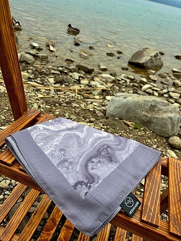 Mermer desen eşarp