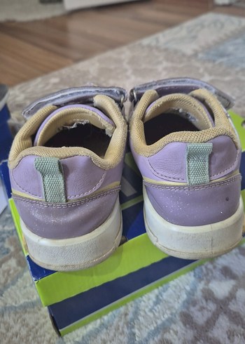 Mor Baskılı Kız Çocuk Spor Ayakkabısı - Görsel 2