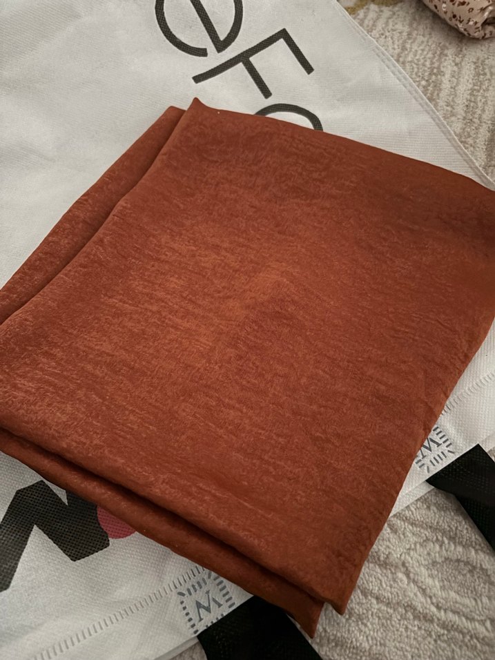 Kadın Kahverengi Saten Şal - Görsel 4