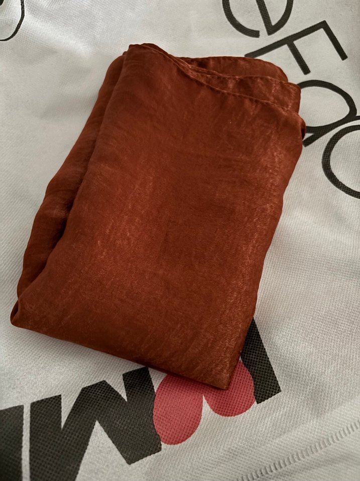 Kadın Kahverengi Saten Şal - Görsel 3