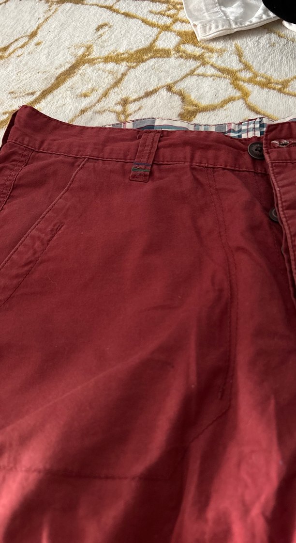 Kırmızı Pamuklu Bol Kesim Bermuda Şort - Görsel 2