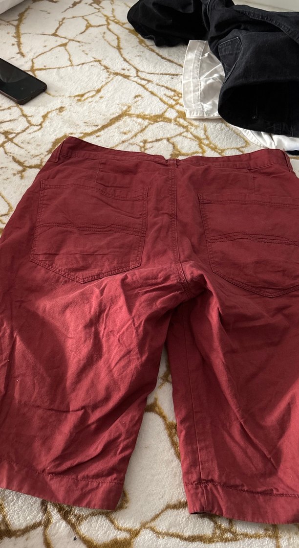 Kırmızı Pamuklu Bol Kesim Bermuda Şort - Görsel 3