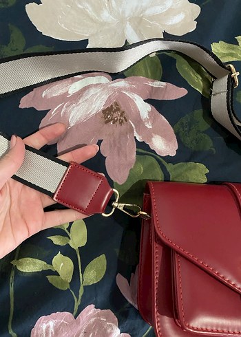 Zara Bordo Deri Tokalı Kadın Çanta