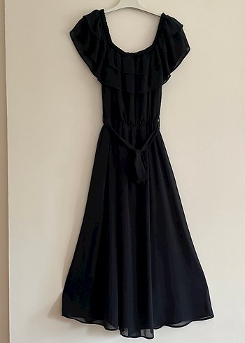 Uzun Siyah Fırfırlı Gotik Elbise