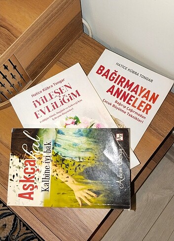 Üç adet kitap  - Görsel 2