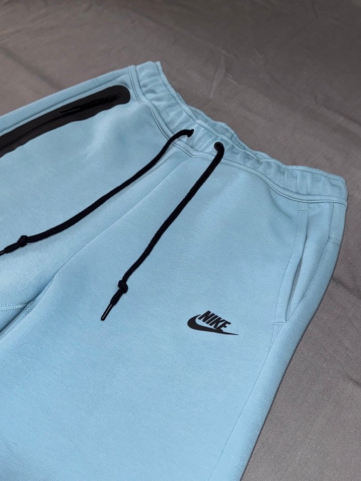 Nike Tech fleece şort - Görsel 3