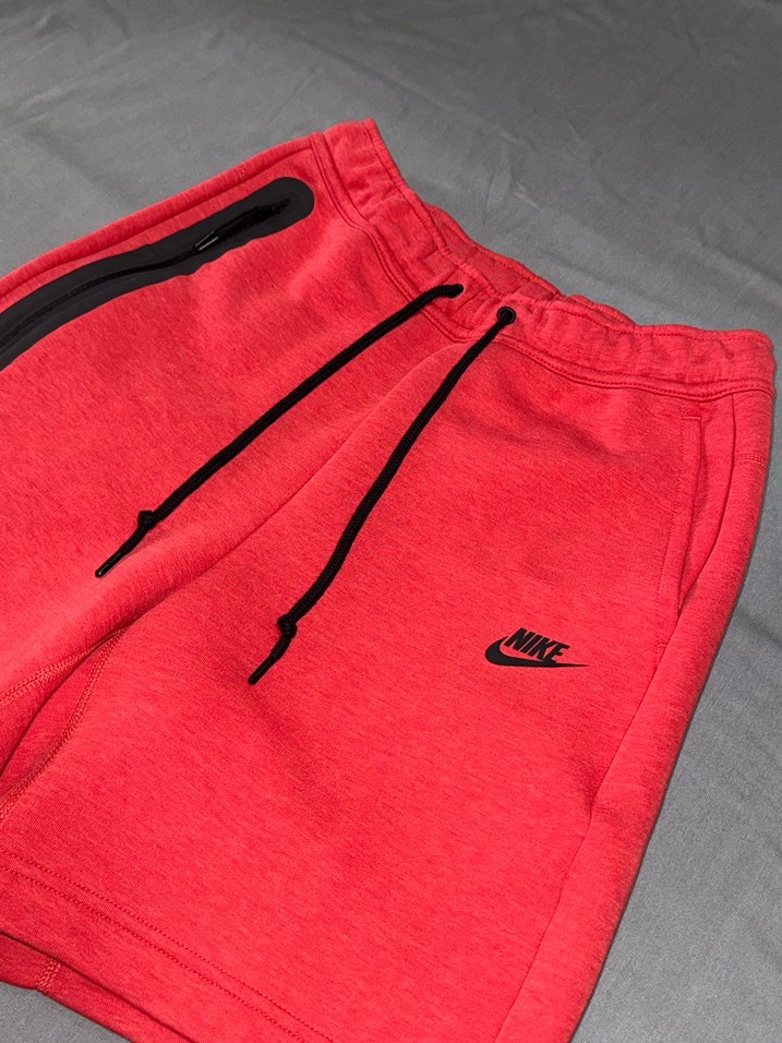 Nike Tech fleece şort - Görsel 3