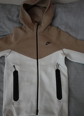 NIKE TECH FLEECE