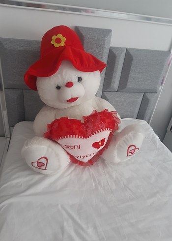 Kırmızı Şapkalı Peluş Ayıcık