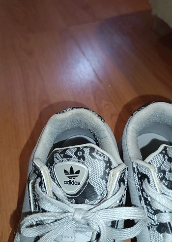 37 Beden Adidas Kadın Gri Spor Ayakkabı