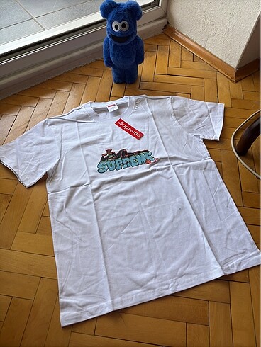 Supreme tee