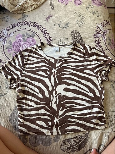 Bershka kahverengi zebra desenli tişört