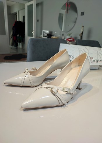 Bej Tokalı Stiletto Topuklu Kadın Ayakkabı - Görsel 3