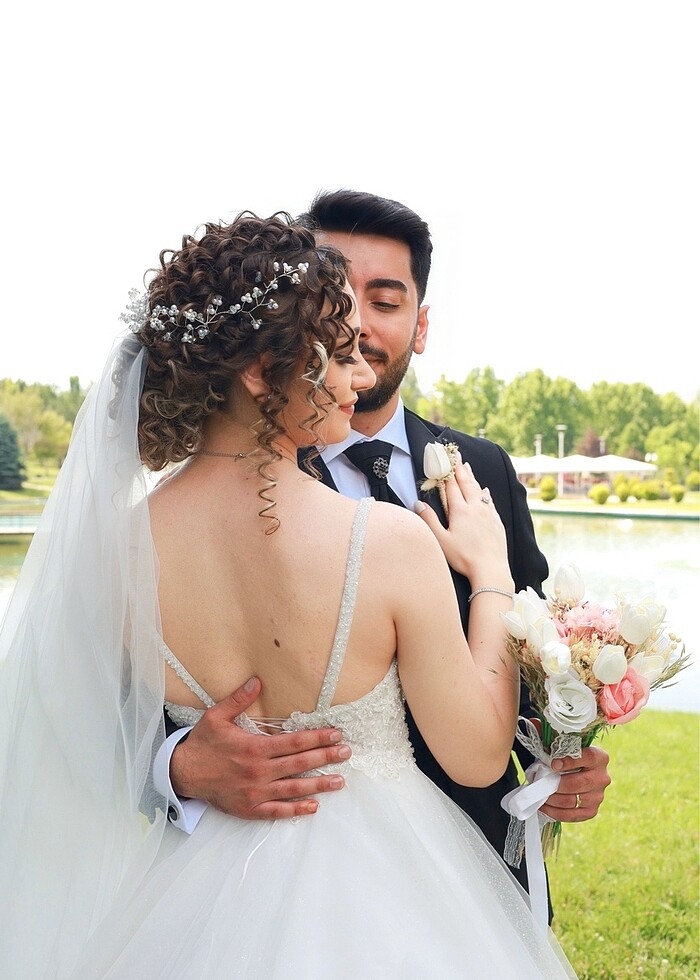 Askılı taşlı gelinlik - Görsel 4