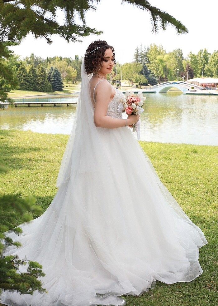 Askılı taşlı gelinlik - Görsel 3