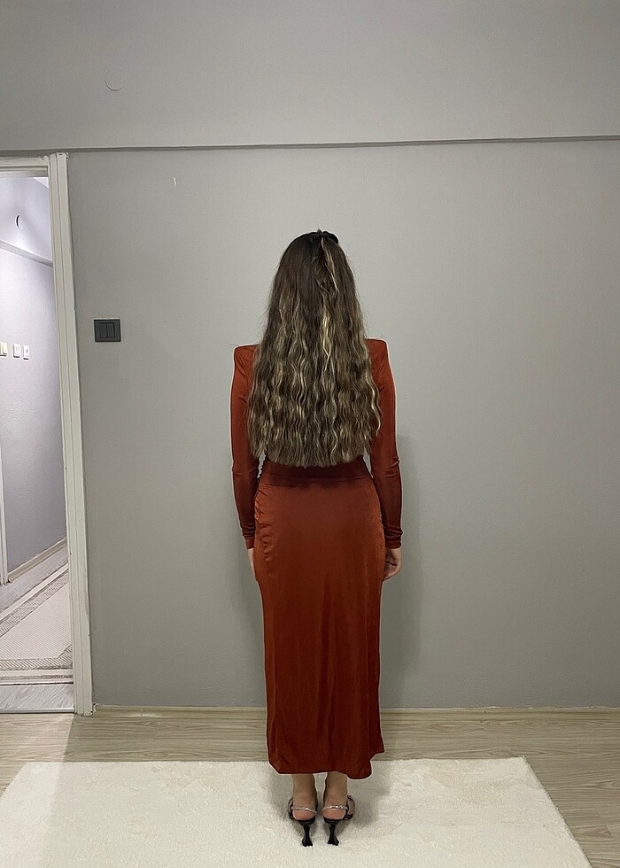 Zeynep tosun midi boy kiremitli renk elbise - Görsel 3