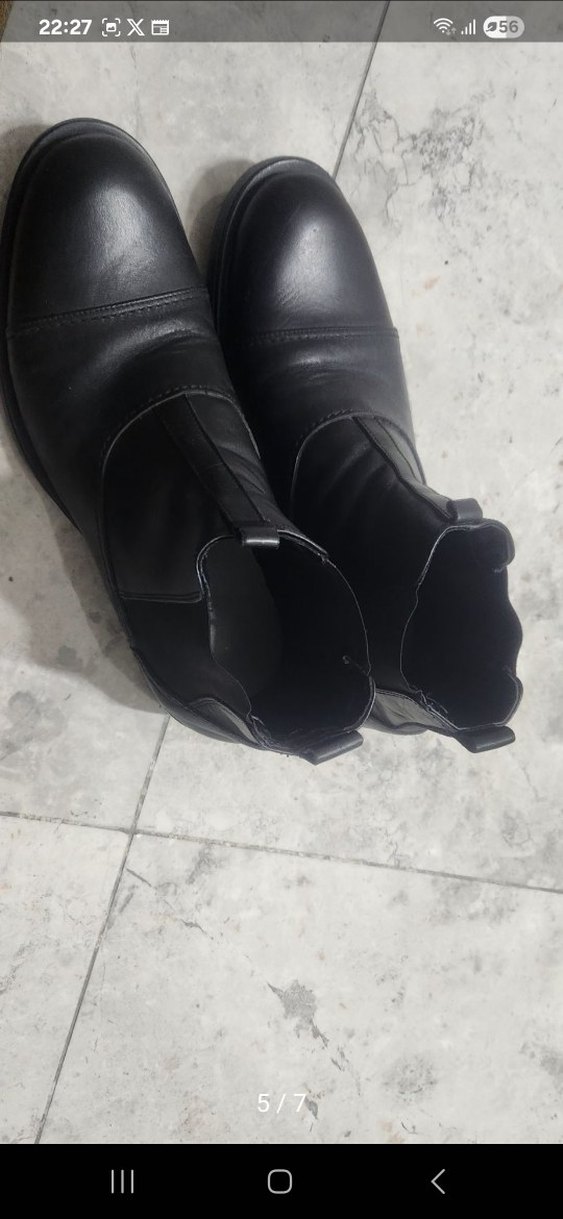 Siyah Deri Tokalı Kadın Botu - Görsel 5