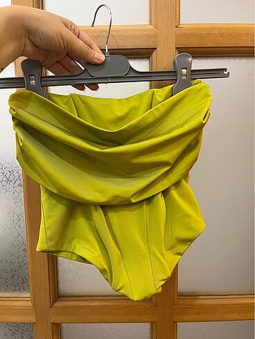 Korse detaylı üst