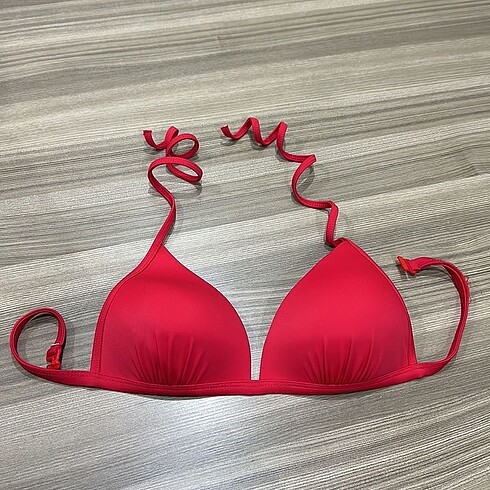 Penti bikini üstü