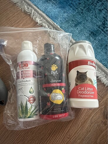 Beden Furminatör ve kedi eşyaları