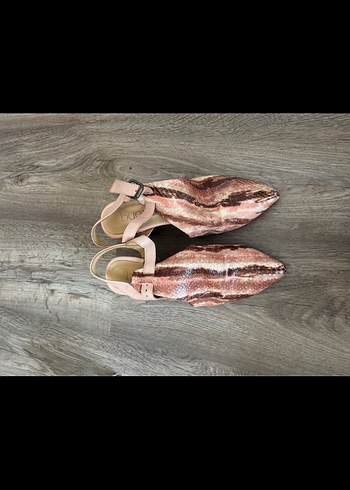 Yılan Desenli Pembe Dolgu Topuklu Kadın Ayakkabı - Görsel 3