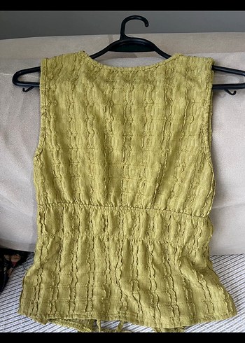 Sarı Kemerli Kolsuz Keten Bluz - Görsel 3