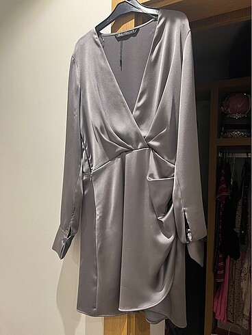 ZARA SATEN ELBİSE