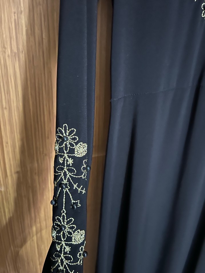 Uzun Kollu Siyah Nakışlı Kadın Elbise - Görsel 3