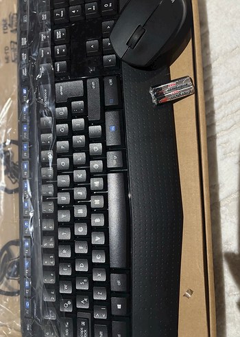 Logitech Siyah Kablosuz Klavye ve Mouse Seti - Görsel 3