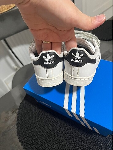 25 Beden beyaz Renk Adidas Süperstar