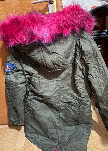 Pembe Kürklü Kamuflaj Kadın Mont - Görsel 6