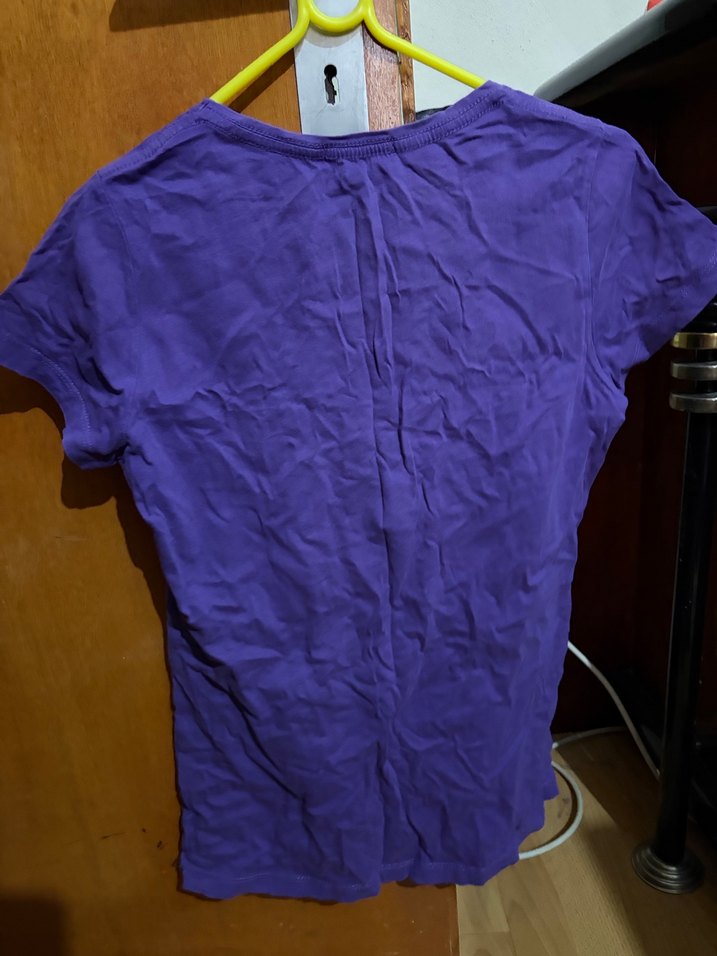 Mor Kız V Yakalı Baskılı Tişört - Görsel 4