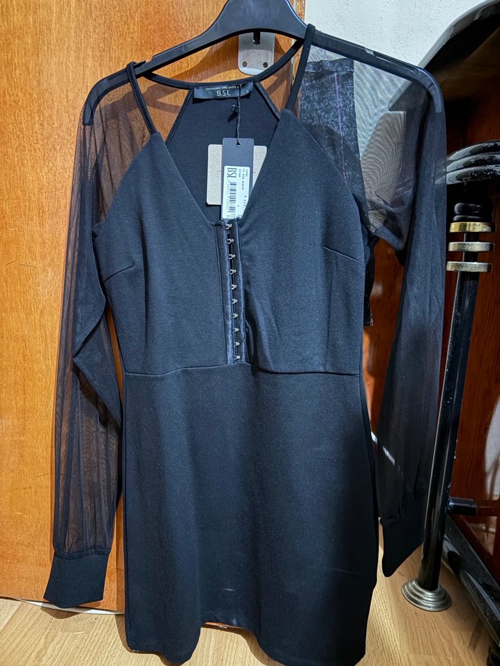 Düğmeli V Yaka Siyah Midi Gotik Elbise - Görsel 4