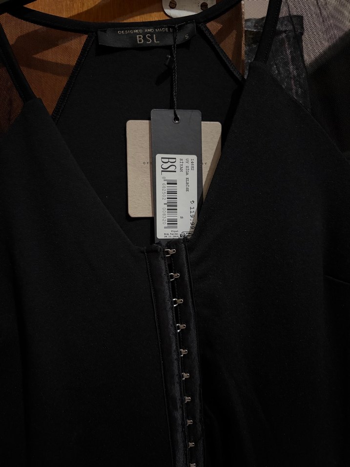 Düğmeli V Yaka Siyah Midi Gotik Elbise - Görsel 5