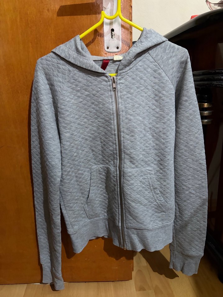 Gri Fermuarlı Kadın Kapşonlu Hırka - Görsel 3