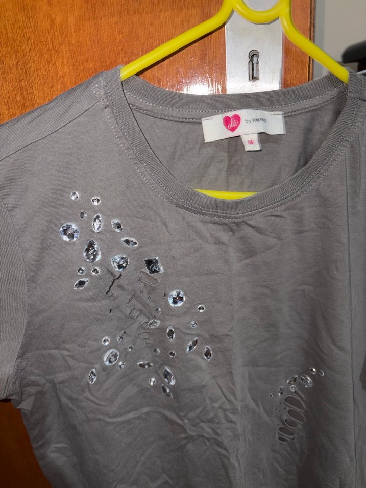 Taşlı ve Yırtık Detaylı Bayan T-shirt - Görsel 4